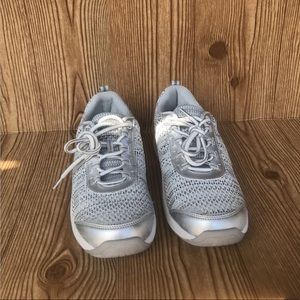 Orthofeet Casual Shoes White and Silver Size 9.5